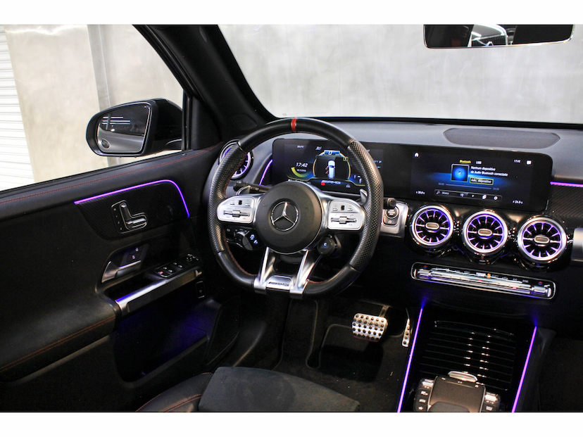Foto do veículo MERCEDES-BENZ GLB 35 AMG 2.0 CGI GASOLINA 4MATIC SPEEDSHIFT 2022 23.202 KM 317.800,00