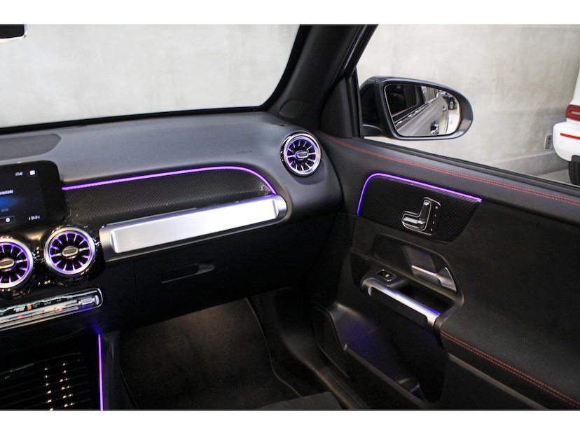 Foto do veículo MERCEDES-BENZ GLB 35 AMG 2.0 CGI GASOLINA 4MATIC SPEEDSHIFT 2022 23.202 KM 317.800,00