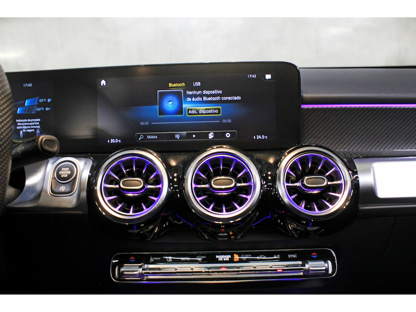 Foto do veículo MERCEDES-BENZ GLB 35 AMG 2.0 CGI GASOLINA 4MATIC SPEEDSHIFT 2022 23.202 KM 317.800,00