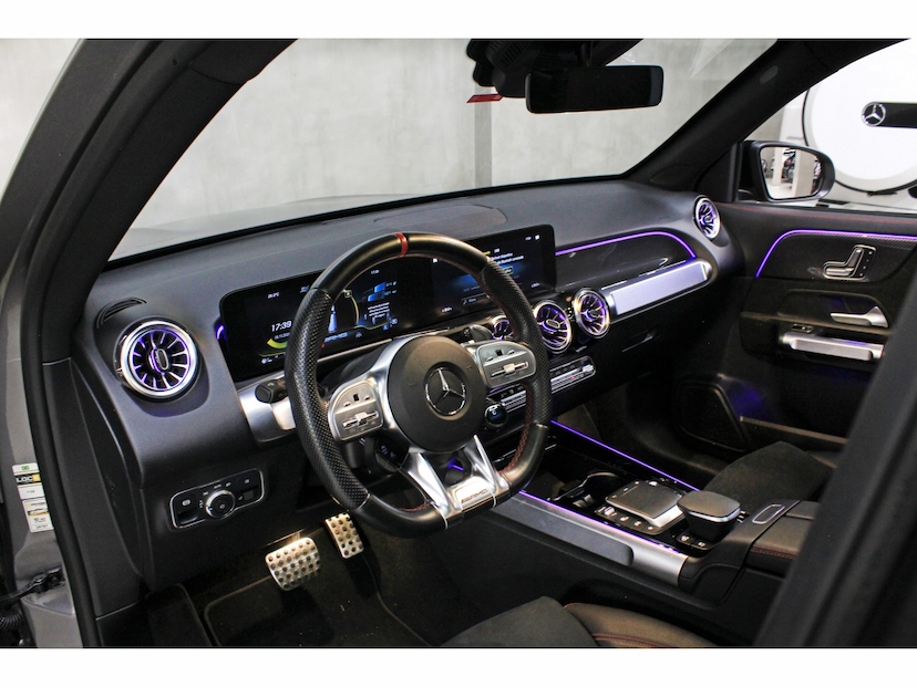 Foto do veículo MERCEDES-BENZ GLB 35 AMG 2.0 CGI GASOLINA 4MATIC SPEEDSHIFT 2022 23.202 KM 317.800,00