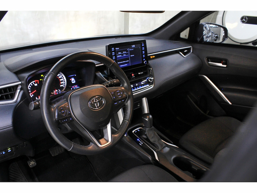 Foto do veículo TOYOTA COROLLA CROSS 2.0 VVT-IE FLEX XR DIRECT SHIFT 2024 51.700 KM 187.800,00