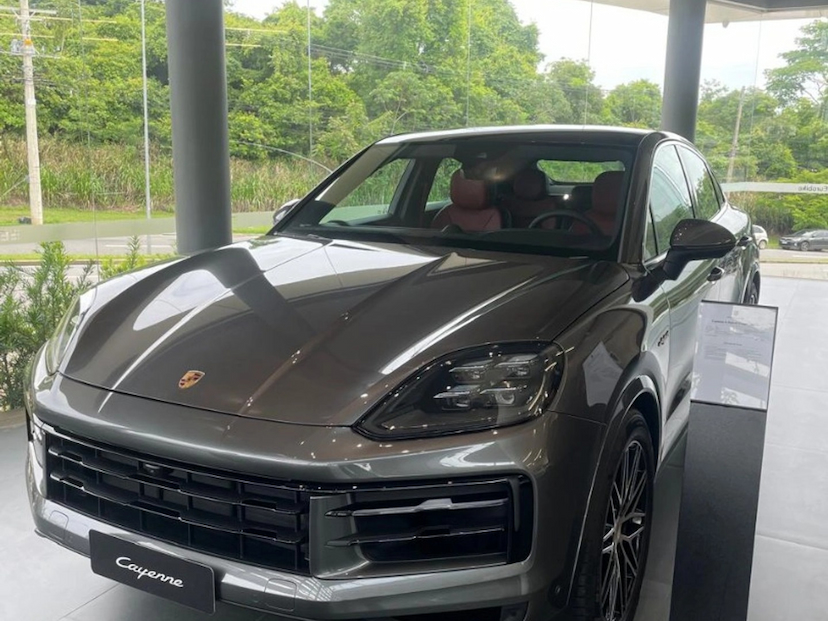 Foto do veículo PORSCHE CAYENNE 3.0 V6 S E-HYBRID AWD TIPTRONIC S 2024 0 KM 980.890,00