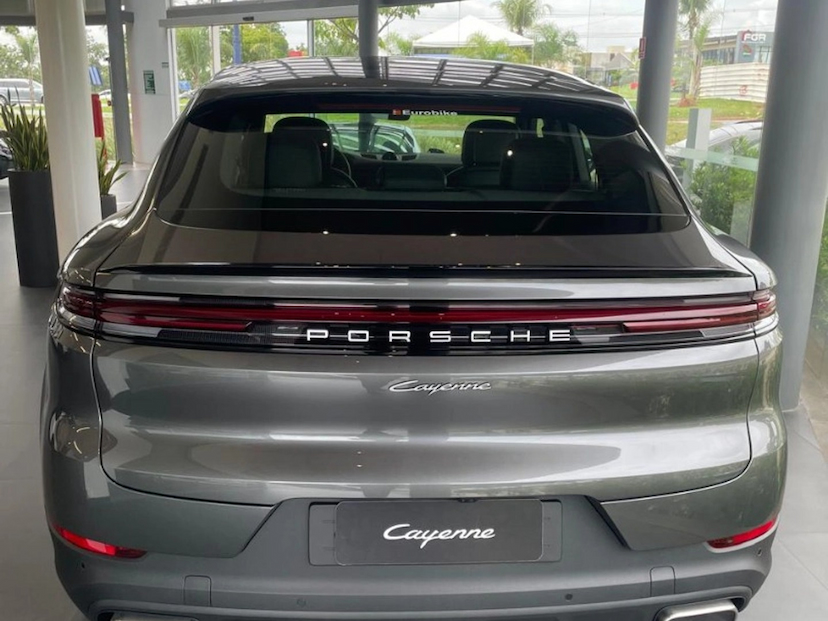 Foto do veículo PORSCHE CAYENNE 3.0 V6 S E-HYBRID AWD TIPTRONIC S 2024 0 KM 980.890,00