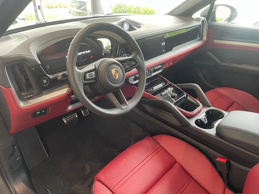 Foto do veículo PORSCHE CAYENNE 3.0 V6 S E-HYBRID AWD TIPTRONIC S 2024 0 KM 980.890,00