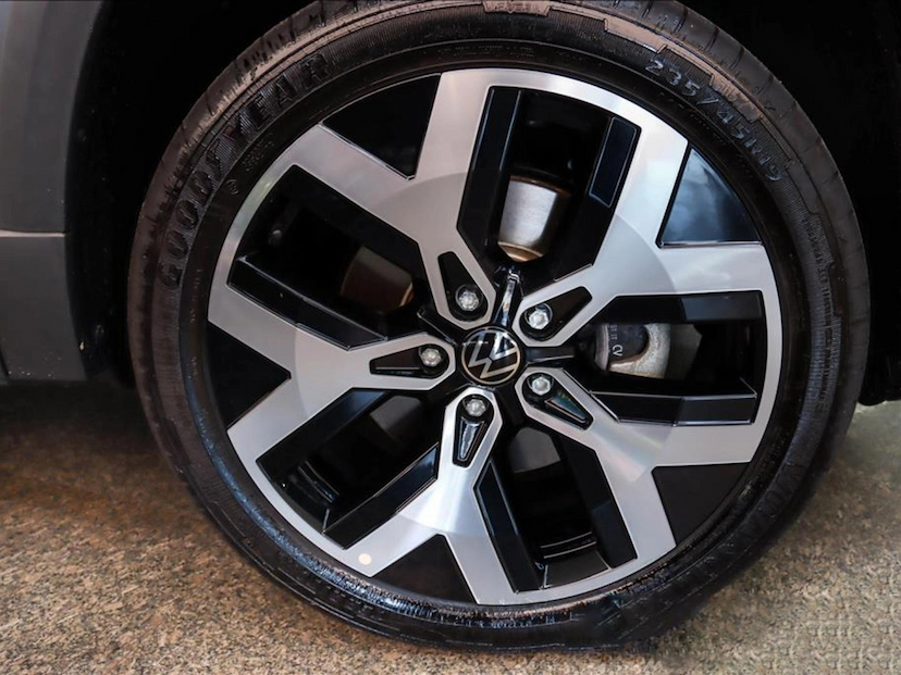 Foto do veículo VOLKSWAGEN TAOS 1.4 250 TSI TOTAL FLEX HIGHLINE AUTOMÁTICO 2025 0 KM 202.800,00