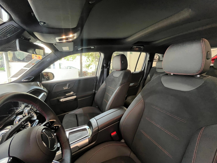 Foto do veículo MERCEDES-BENZ GLB 220 2.0 MHEV AMG LINE 4MATIC 8G-DCT 2025 0 KM 384.790,00