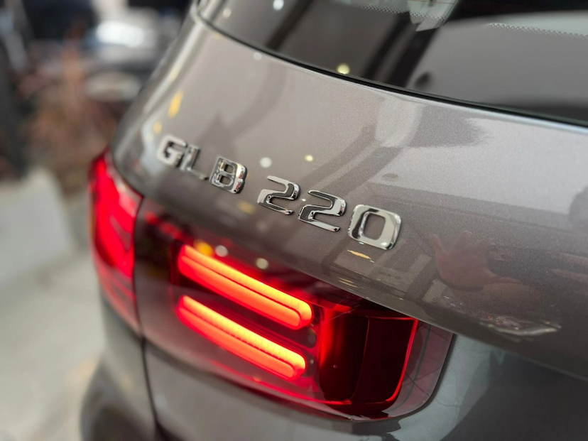 Foto do veículo MERCEDES-BENZ GLB 220 2.0 MHEV AMG LINE 4MATIC 8G-DCT 2025 0 KM 384.790,00