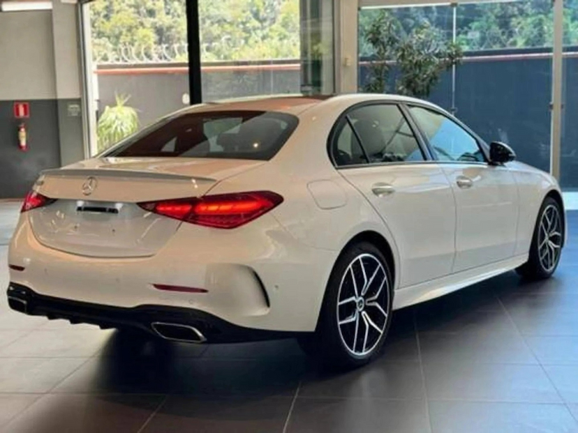 Foto do veículo MERCEDES-BENZ C 300 2.0 EQ BOOST HÍBRIDO AMG LINE 9G-TRONIC 2026 0 KM 449.800,00