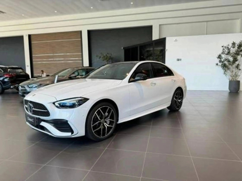 Foto do veículo MERCEDES-BENZ C 300 2.0 EQ BOOST HÍBRIDO AMG LINE 9G-TRONIC 2026 0 KM 449.800,00