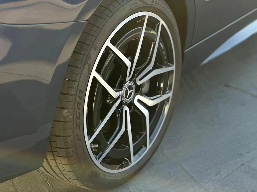 Foto do veículo MERCEDES-BENZ C 300 2.0 EQ BOOST HÍBRIDO AMG LINE 9G-TRONIC 2026 0 KM 449.800,00
