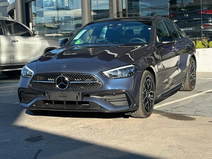 Foto do veículo MERCEDES-BENZ C 300 2.0 EQ BOOST HÍBRIDO AMG LINE 9G-TRONIC 2026 0 KM 449.800,00