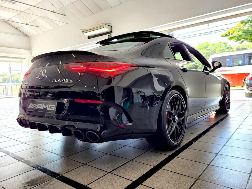 Foto do veículo MERCEDES-BENZ CLA 45 AMG 2.0 CGI GASOLINA S 4MATIC SPEEDSHIFT 2025 0 KM 628.900,00