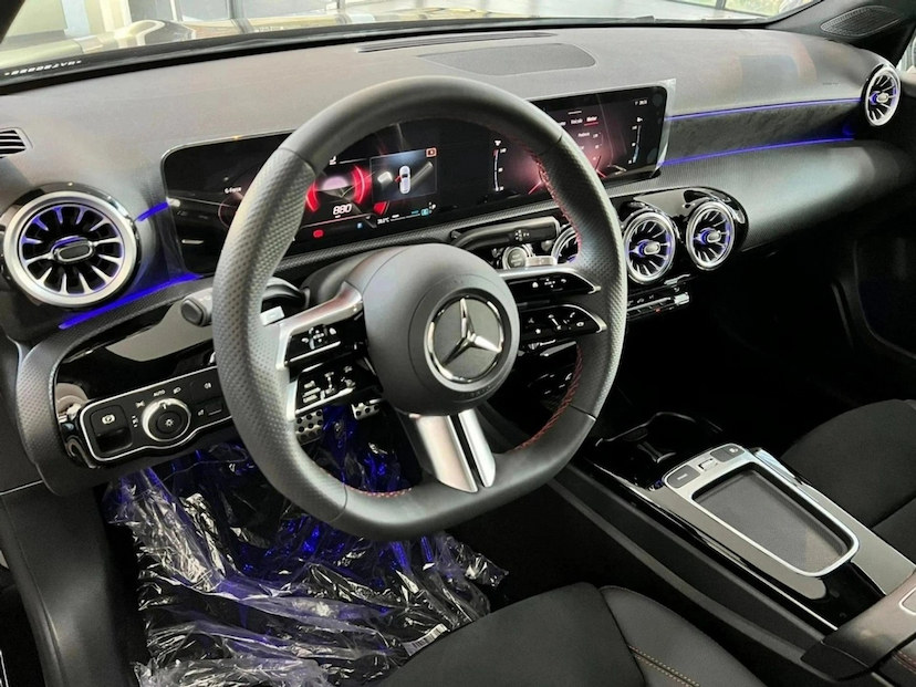 Foto do veículo MERCEDES-BENZ CLA 35 AMG 2.0 MHEV 4MATIC 8G-DCT 2025 0 KM 504.790,00