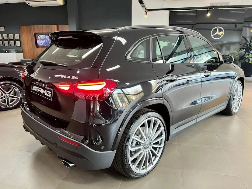 Foto do veículo MERCEDES-BENZ GLA 35 AMG 2.0 MHEV 4MATIC SPEEDSHIFT 2025 0 KM 519.900,00