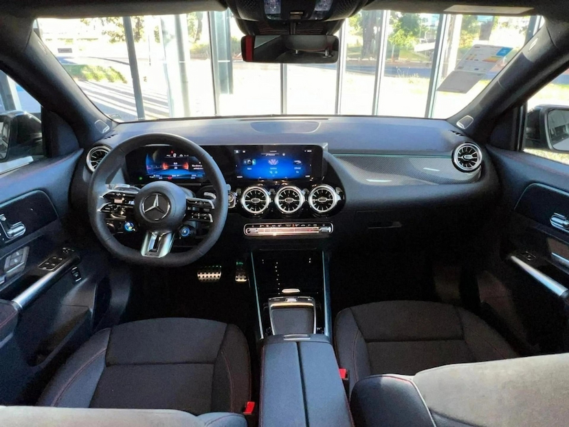 Foto do veículo MERCEDES-BENZ GLA 35 AMG 2.0 MHEV 4MATIC SPEEDSHIFT 2025 0 KM 519.900,00