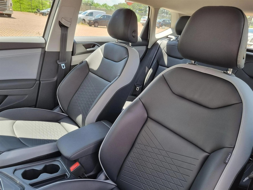 Foto do veículo VOLKSWAGEN TAOS 1.4 250 TSI TOTAL FLEX COMFORTLINE AUTOMÁTICO 2025 0 KM 185.600,00