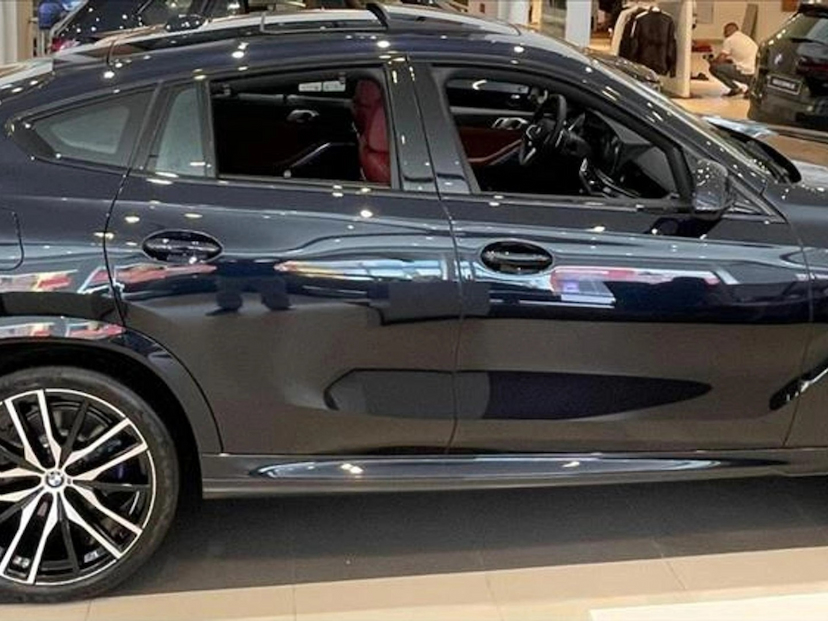 Foto do veículo BMW X6 3.0 TWINPOWER GASOLINA XDRIVE40I M SPORT AUTOMÁTICO 2026 0 KM 839.900,00