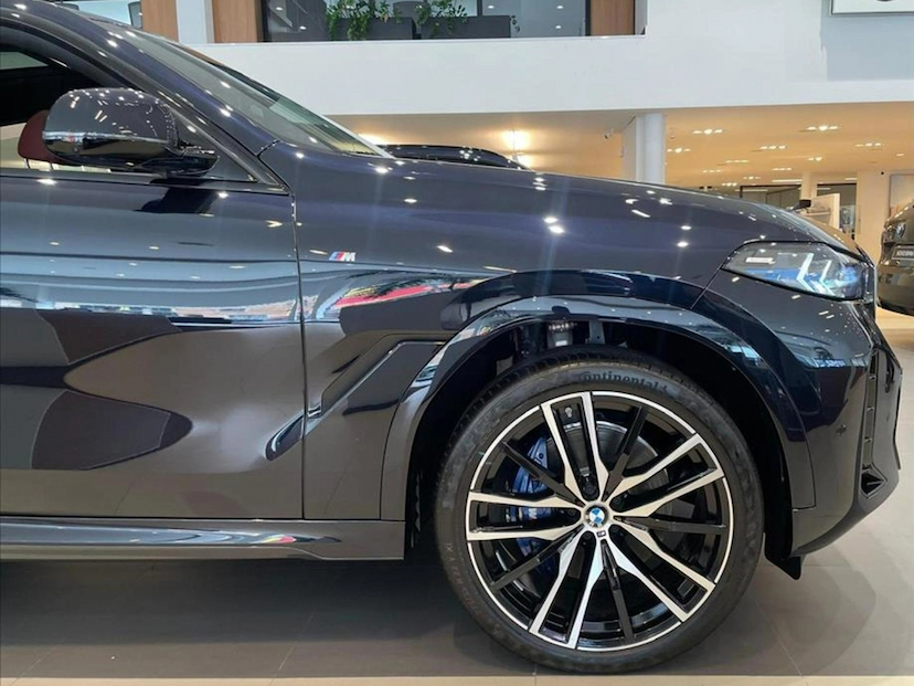 Foto do veículo BMW X6 3.0 TWINPOWER GASOLINA XDRIVE40I M SPORT AUTOMÁTICO 2026 0 KM 839.900,00