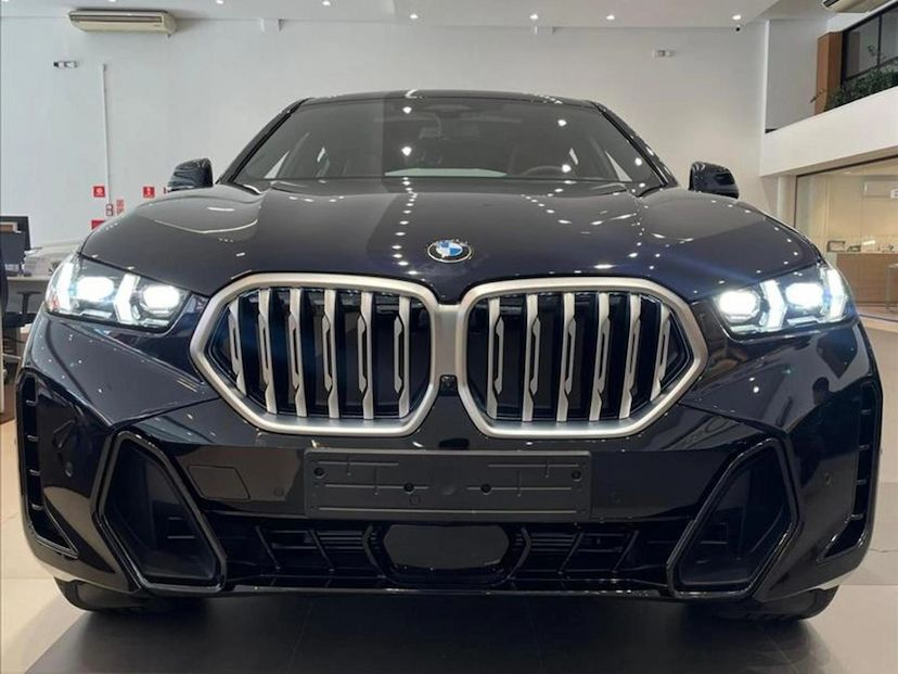 Foto do veículo BMW X6 3.0 TWINPOWER GASOLINA XDRIVE40I M SPORT AUTOMÁTICO 2026 0 KM 839.900,00