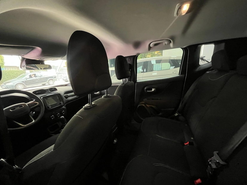 Foto do veículo JEEP RENEGADE 1.3 T270 TURBO FLEX SPORT AT6 2022 36.313 KM 92.770,00