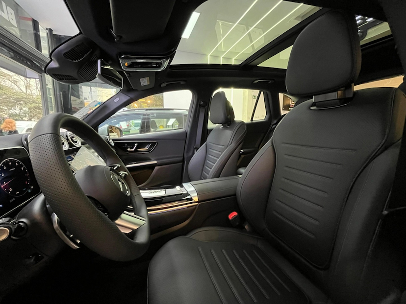 Foto do veículo MERCEDES-BENZ GLC 300 2.0 MHEV AMG LINE 4MATIC 9G-TRONIC 2026 0 KM 509.900,00