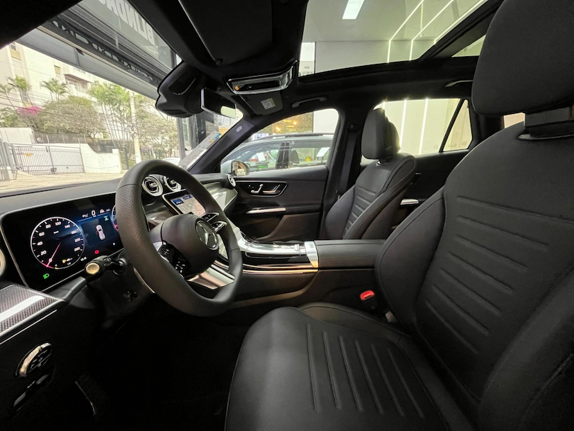 Foto do veículo MERCEDES-BENZ GLC 300 2.0 MHEV AMG LINE 4MATIC 9G-TRONIC 2026 0 KM 509.900,00