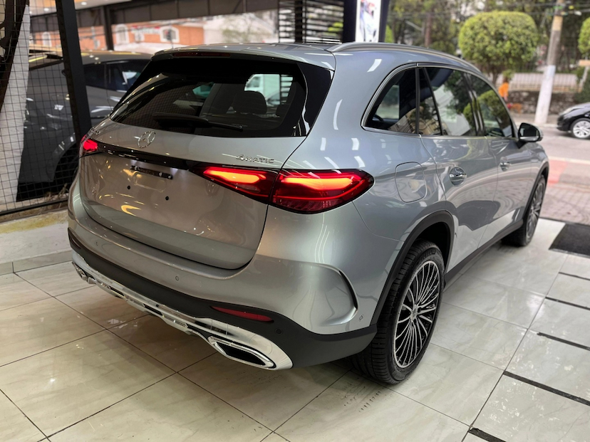 Foto do veículo MERCEDES-BENZ GLC 300 2.0 MHEV AMG LINE 4MATIC 9G-TRONIC 2026 0 KM 509.900,00