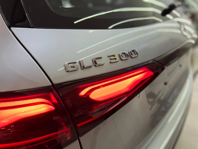 Foto do veículo MERCEDES-BENZ GLC 300 2.0 MHEV AMG LINE 4MATIC 9G-TRONIC 2026 0 KM 509.900,00