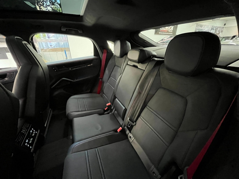 Foto do veículo PORSCHE CAYENNE 4.0 V8 GASOLINA GTS COUPÉ AWD TIPTRONIC S 2025 0 KM 1.149.777,00