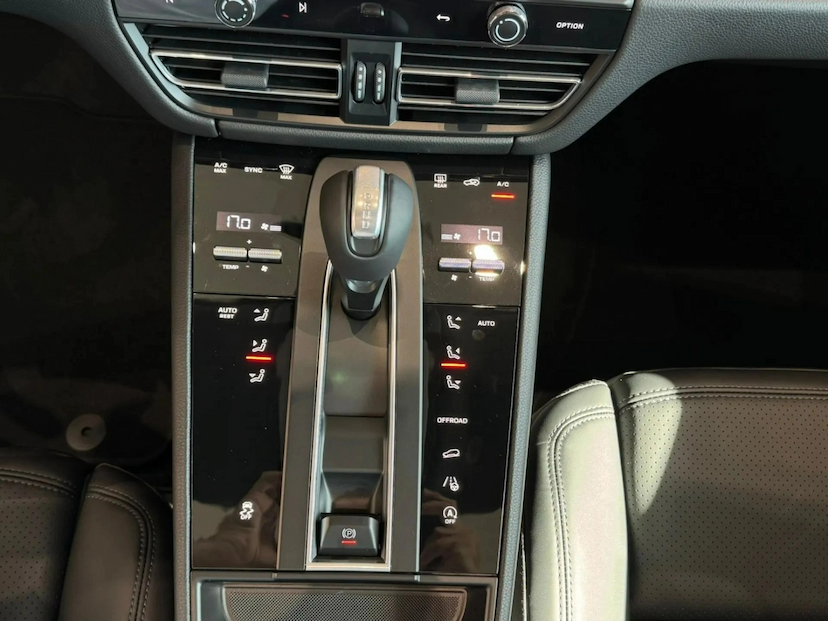 Foto do veículo PORSCHE MACAN 2.0 TURBO GASOLINA PDK 2025 0 KM 539.800,00