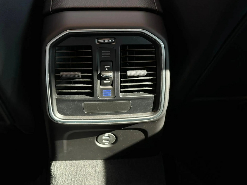 Foto do veículo PORSCHE MACAN 2.0 TURBO GASOLINA PDK 2025 0 KM 539.800,00