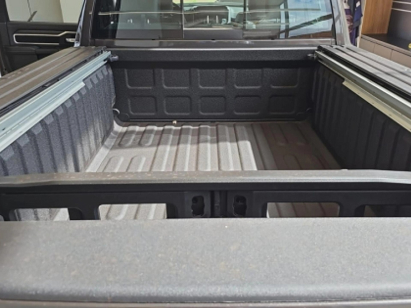 Foto do veículo RAM 3500 6.7 I6 TURBO DIESEL LARAMIE NIGHT EDITION CD 4X4  AUTOMÁTICO 2025 0 KM 539.800,00