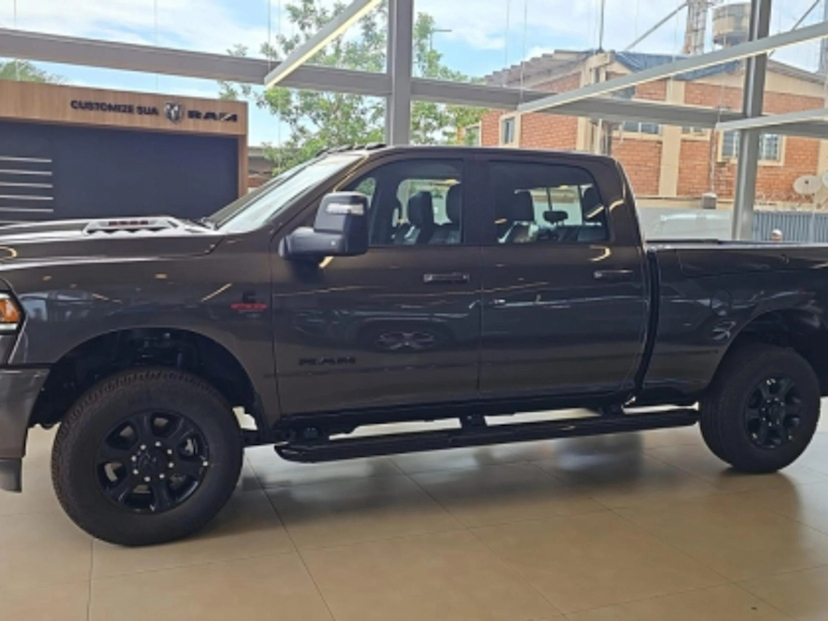 Foto do veículo RAM 3500 6.7 I6 TURBO DIESEL LARAMIE NIGHT EDITION CD 4X4  AUTOMÁTICO 2025 0 KM 539.800,00