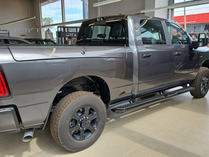 Foto do veículo RAM 3500 6.7 I6 TURBO DIESEL LARAMIE NIGHT EDITION CD 4X4  AUTOMÁTICO 2025 0 KM 539.800,00