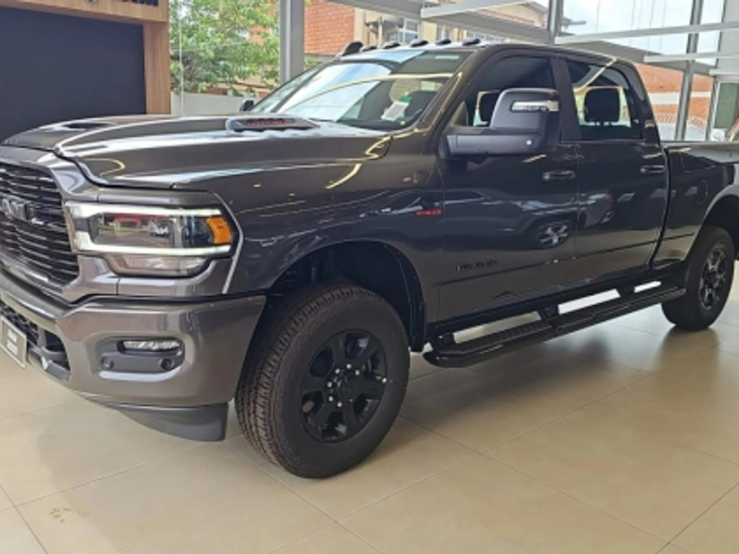 Foto do veículo RAM 3500 6.7 I6 TURBO DIESEL LARAMIE NIGHT EDITION CD 4X4  AUTOMÁTICO 2025 0 KM 539.800,00