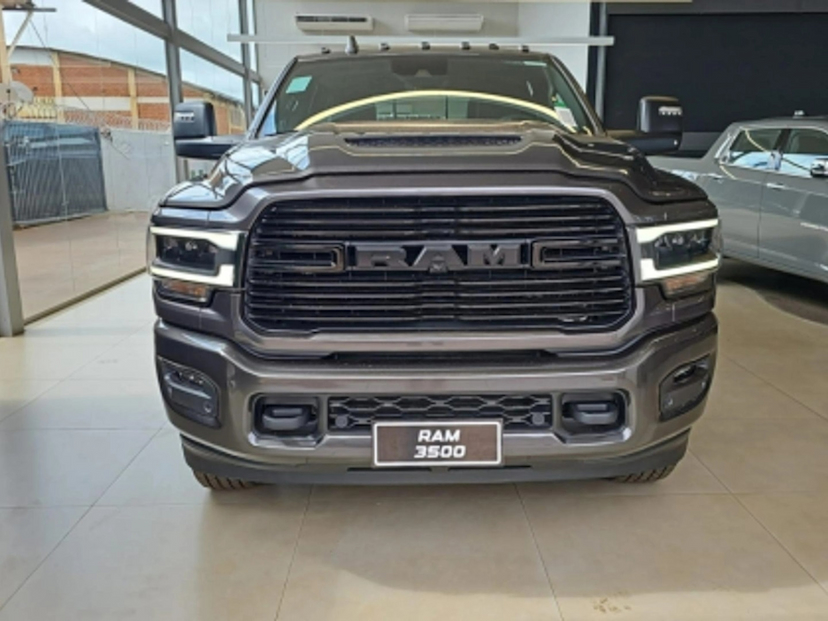 Foto do veículo RAM 3500 6.7 I6 TURBO DIESEL LARAMIE NIGHT EDITION CD 4X4  AUTOMÁTICO 2025 0 KM 539.800,00
