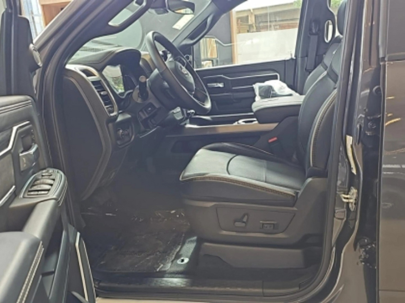 Foto do veículo RAM 3500 6.7 I6 TURBO DIESEL LARAMIE NIGHT EDITION CD 4X4  AUTOMÁTICO 2025 0 KM 539.800,00
