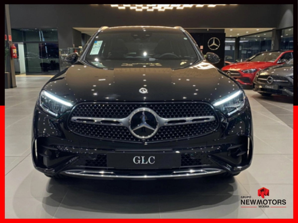 Foto do veículo MERCEDES-BENZ GLC 300 2.0 MHEV AMG LINE 4MATIC 9G-TRONIC 2025/2026 0 KM R$ 509.900,00