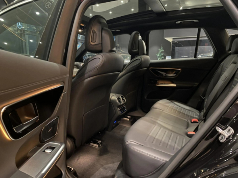 Foto do veículo MERCEDES-BENZ GLC 300 2.0 MHEV AMG LINE 4MATIC 9G-TRONIC 2026 0 KM 509.900,00
