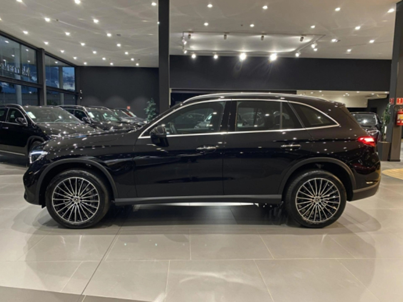 Foto do veículo MERCEDES-BENZ GLC 300 2.0 MHEV AMG LINE 4MATIC 9G-TRONIC 2026 0 KM 509.900,00