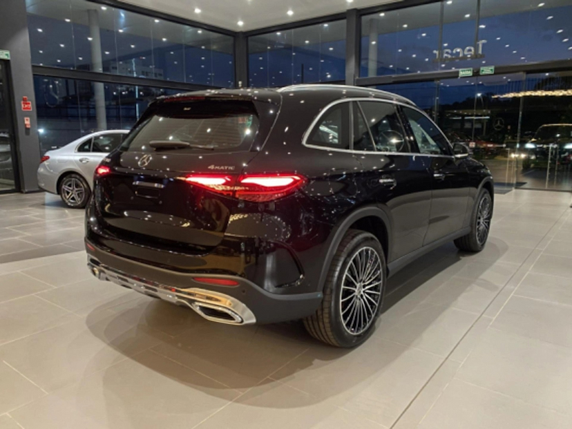 Foto do veículo MERCEDES-BENZ GLC 300 2.0 MHEV AMG LINE 4MATIC 9G-TRONIC 2026 0 KM 509.900,00