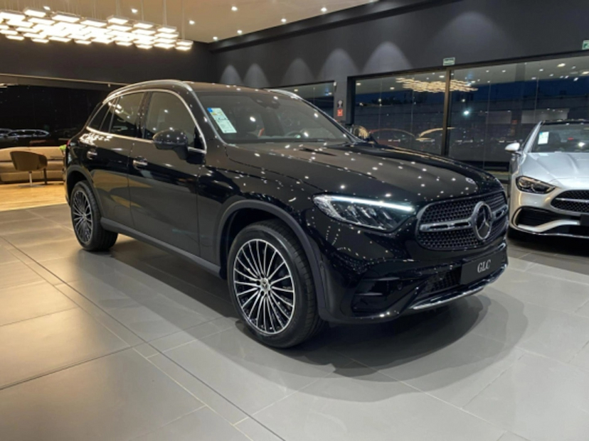 Foto do veículo MERCEDES-BENZ GLC 300 2.0 MHEV AMG LINE 4MATIC 9G-TRONIC 2026 0 KM 509.900,00