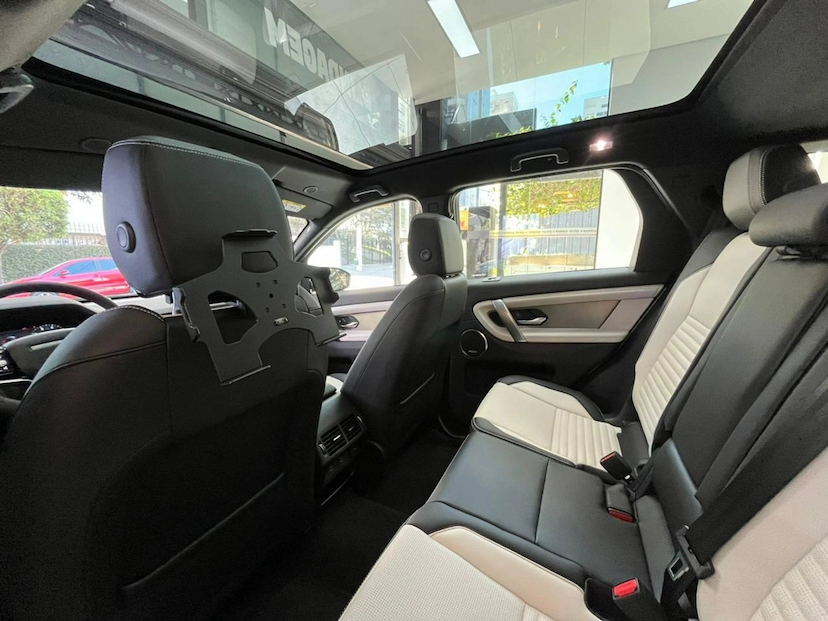 Foto do veículo LAND ROVER DISCOVERY SPORT 2.0 P250 TURBO FLEX R-DYNAMIC SE AUTOMÁTICO 2025 0 KM 419.890,00