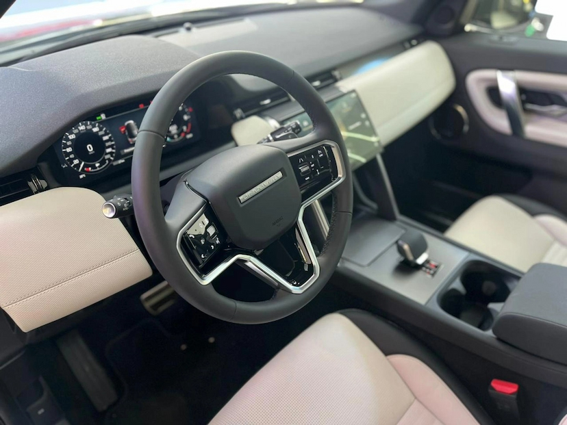 Foto do veículo LAND ROVER DISCOVERY SPORT 2.0 P250 TURBO FLEX R-DYNAMIC SE AUTOMÁTICO 2025 0 KM 419.890,00