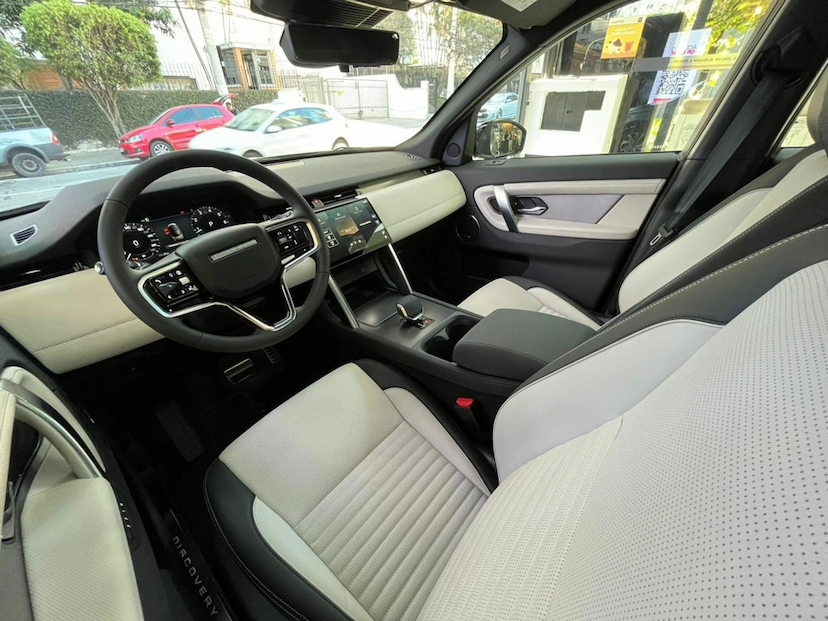 Foto do veículo LAND ROVER DISCOVERY SPORT 2.0 P250 TURBO FLEX R-DYNAMIC SE AUTOMÁTICO 2025 0 KM 419.890,00