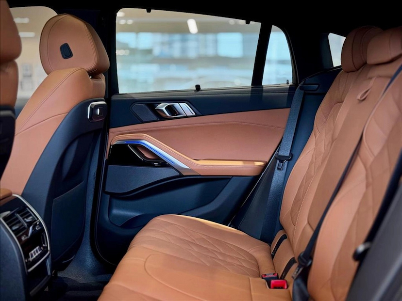 Foto do veículo BMW X6 3.0 TWINPOWER GASOLINA XDRIVE40I M SPORT AUTOMÁTICO 2026 0 KM 839.900,00