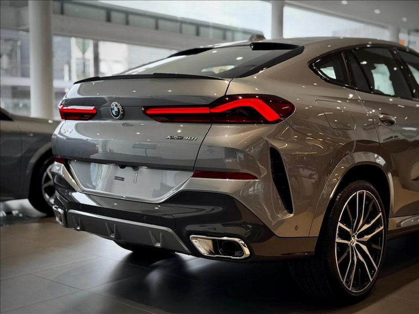 Foto do veículo BMW X6 3.0 TWINPOWER GASOLINA XDRIVE40I M SPORT AUTOMÁTICO 2026 0 KM 839.900,00