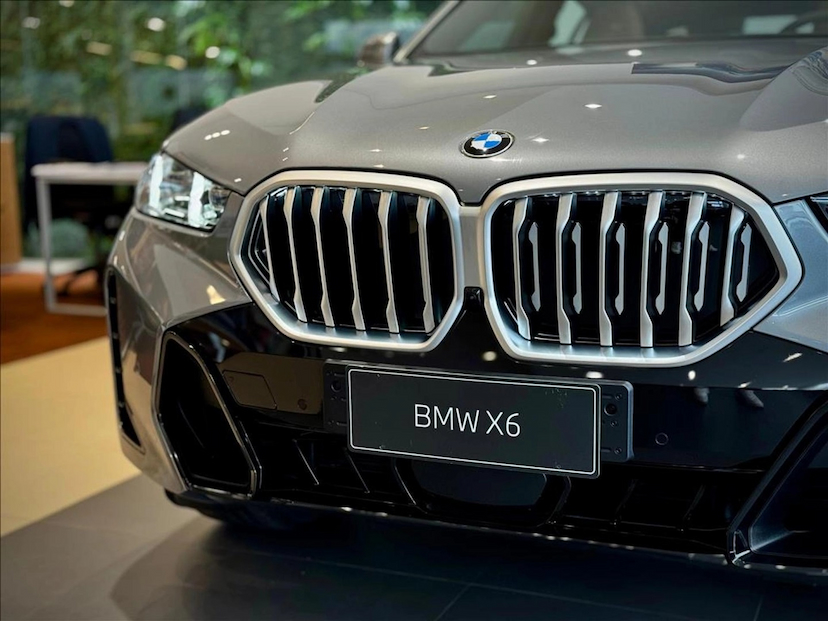 Foto do veículo BMW X6 3.0 TWINPOWER GASOLINA XDRIVE40I M SPORT AUTOMÁTICO 2026 0 KM 839.900,00