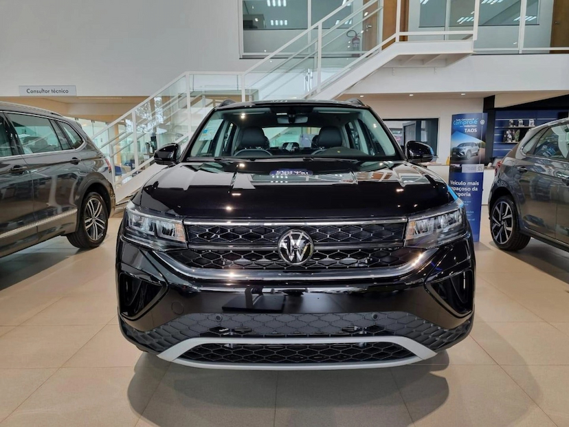 Foto do veículo VOLKSWAGEN TAOS 1.4 250 TSI TOTAL FLEX COMFORTLINE AUTOMÁTICO 2025 0 KM 274.600,00