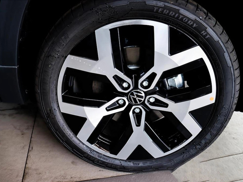 Foto do veículo VOLKSWAGEN TAOS 1.4 250 TSI TOTAL FLEX HIGHLINE AUTOMÁTICO 2025 0 KM 295.700,00